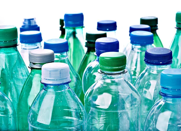 Garrafa de plástico vazio recipiente de reciclagem transparente água ambiente beber bebida lixo — Fotografia de Stock