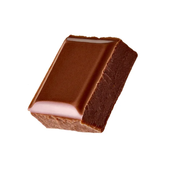 Шоколадний шматок солодкого харчування десерт падає — стокове фото
