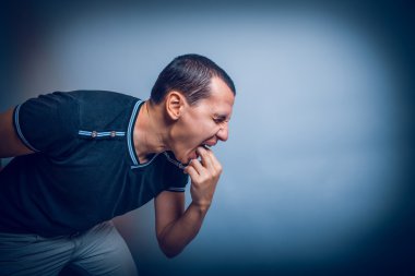 Avrupa görünüm brunet erkeğiyle kusma Merhaba koyarak neden olur