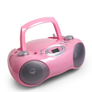 stereo cd pembe mp3 radyo kaset kaydedici üzerinde beyaz izole