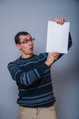 Avrupa görünümlü adam 30 yıl boş levha, sürpriz holding