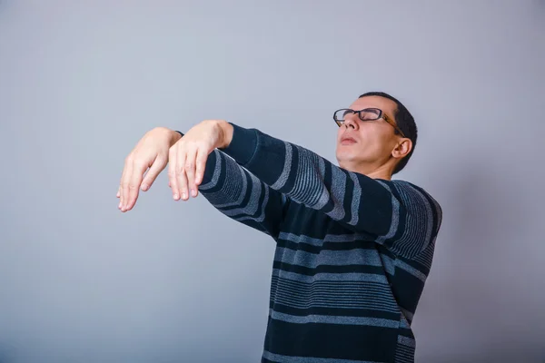 Europese uitziende man van ongeveer dertig brunet wakker in een droom op — Stockfoto