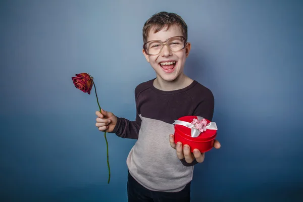 Boy teenager European appearance in sunglasses opened his mouth — Stock Photo, Image