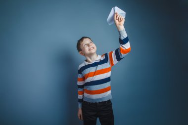 genç çocuk yaklaşık on Avrupa görünüm Brown WHI başlattı