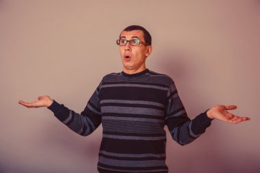 European-looking man of 30 years with glasses, does not know ret