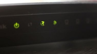 Wi fi modem ışık yanıp sönen kara kutu video internet bağlantı teknolojisi