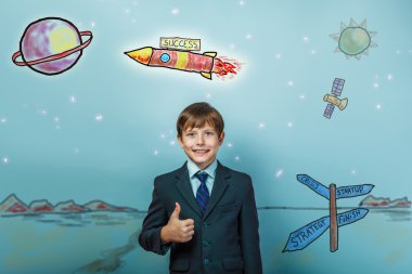 bir çocuk on iki Avrupa görünüm boş bir soydan tutan takım elbiseli