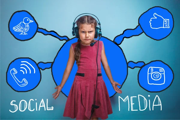 Redes sociales infografías conjunto bosquejo adolescente chica enojado él — Foto de Stock