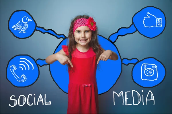 Redes sociales infografías conjunto bosquejo adolescente chica Se muestra — Foto de Stock