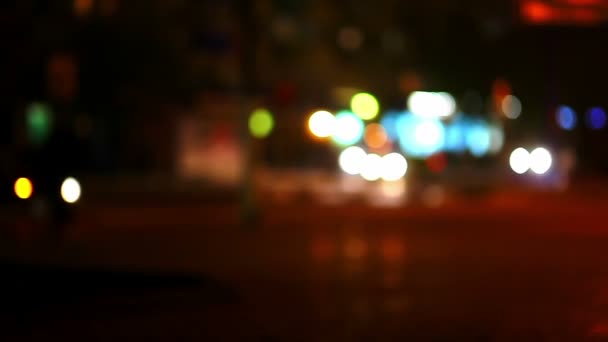 夜の運動自動車行くトラフィックぼやけてヘッドライト抽象 — ストック動画