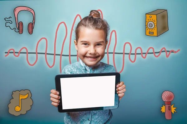 Teen girl smiling holding a plate with a white screen sound wave — Stockfoto