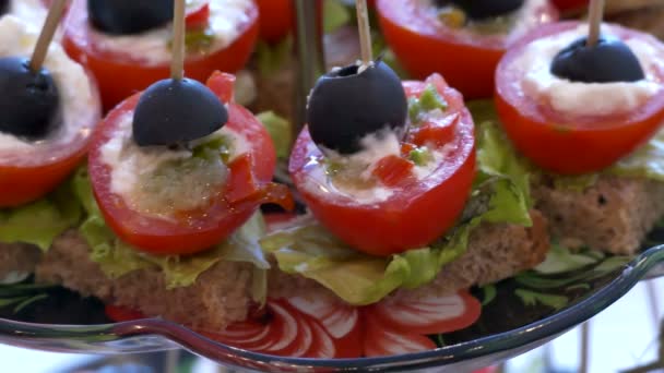 Tomates lanche mesa saborosa refeição bonita — Vídeo de Stock