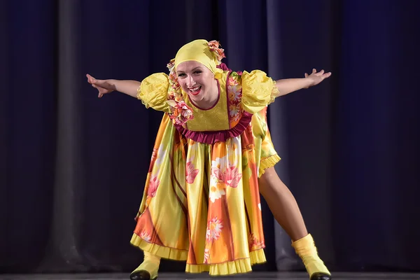 Dziecięcy Teatralny Występ Taneczny Grupa Narodowy Kostium Rosja Petersburg — Zdjęcie stockowe