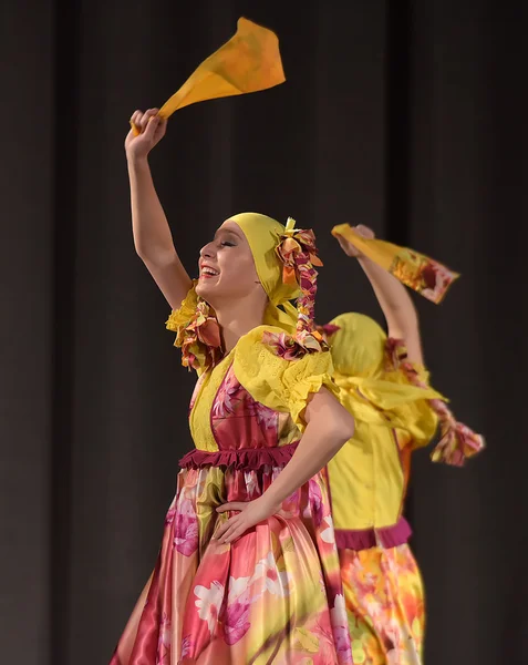 Desempenho Teatral Infantil Grupo Dança Traje Nacional Rússia São Petersburgo — Fotografia de Stock