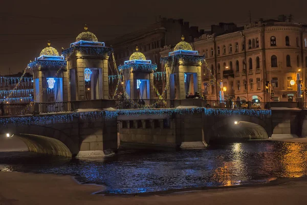 俄罗斯圣彼得堡 2019年1月1日罗蒙诺索夫桥 圣彼得堡中心区枫丹卡河大桥 除夕夜照明 — 图库照片