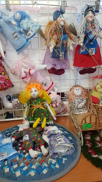 Россия Санкт Петербург 2020 Текстильные Куклы Продажу Сувенирном Магазине — стоковое фото