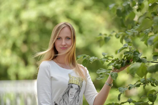 Portrait Femme Blonde Ans Dans Parc — Photo