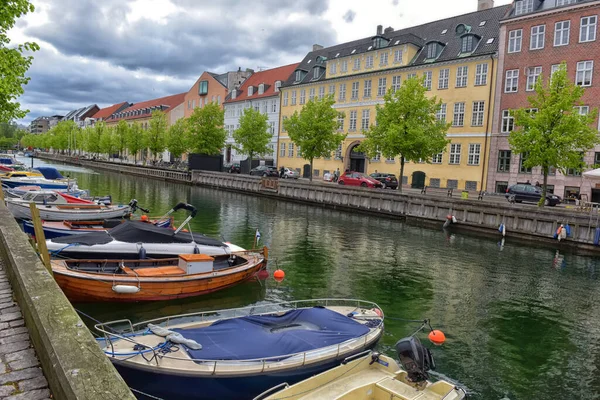 Koppenhága Dánia 2016 Kilátás Nyhavn Mólóra Színes Épületekkel Hajókkal Jachtokkal — Stock Fotó