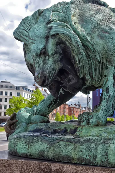 Kopenhagen Denemarken 2016 Bronzen Sculptuur Standbeeld Van Een Leeuwenwachter Buiten — Stockfoto