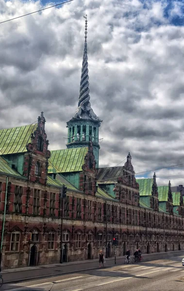 Copenhague Dinamarca 2016 Edificio Borsen Ornamentado Antigua Bolsa Valores Del — Foto de Stock