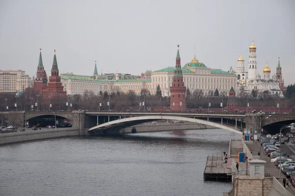 Rusland Moskou 2018 Brug Zicht Moskouse Rivier Torens Van Het — Stockfoto