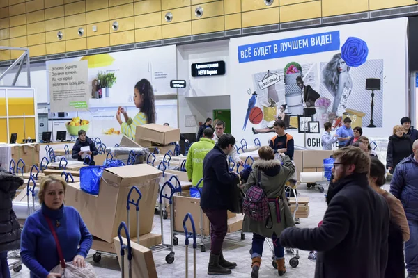 Russia Petersburg 2018 Buyers Carts Point Delivery Goods Ikea — Stock Photo, Image