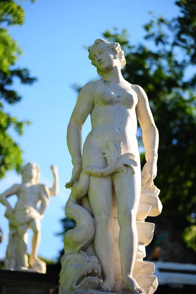 Russie Saint Pétersbourg 2018 Sculptures Marbre Dans Parc Peterhof — Photo