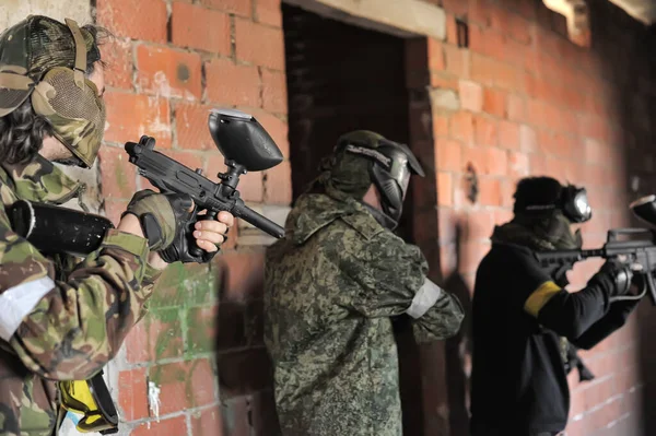 Petersburg Russia 2014 Açık Hava Paintball Turnuvası Yazın Sonunda Kamuflajlı — Stok fotoğraf