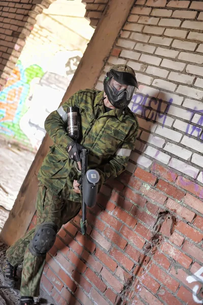 Petersburg Russia 2014 Açık Hava Paintball Turnuvası Yazın Sonunda Kamuflajlı — Stok fotoğraf