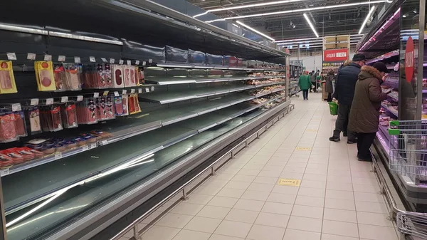 Rusia San Petersburgo 2021 Estantes Supermercado Durante Epidemia Coronavirus —  Fotos de Stock