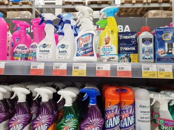 Rússia São Petersburgo 2021 Produtos Químicos Domésticos Prateleiras Supermercados — Fotografia de Stock