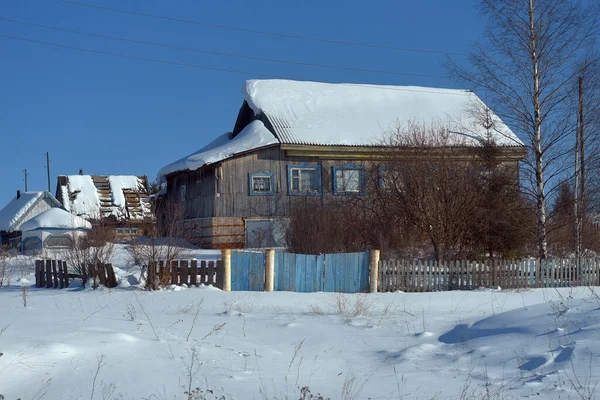 Rússia Izhevsk 2021 Casa Madeira Aldeia Russa Inverno — Fotografia de Stock