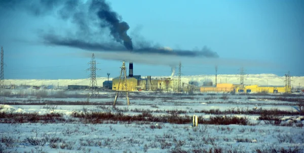 Ryssland Vorkuta 2021 Rörledningar Och Rök Vorkutas Gruvor Vintern — Stockfoto