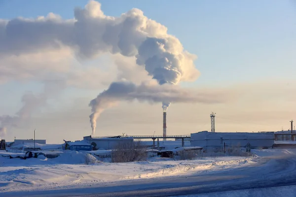 Ryssland Vorkuta 2021 Rörledningar Och Rök Vorkutas Gruvor Vintern — Stockfoto