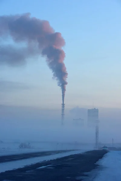 Rusland Vorkuta 2021 Pijp Rook Mijnen Van Vorkuta Winter — Stockfoto