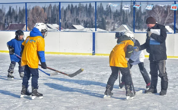 Russia Kechevo 2021 Playing Ice Hockey Outdoor Ice Rink — Stock Photo, Image