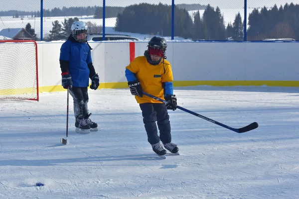 Rusia Kechevo 2021 Jugando Hockey Sobre Hielo Una Pista Hielo —  Fotos de Stock