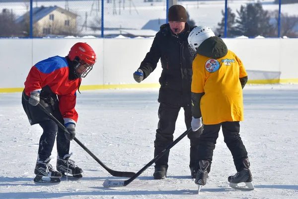 Rusia Kechevo 2021 Jugando Hockey Sobre Hielo Una Pista Hielo —  Fotos de Stock