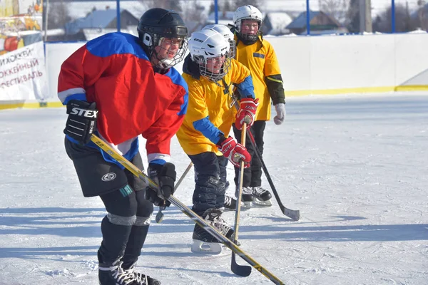 Rusia Kechevo 2021 Jugando Hockey Sobre Hielo Una Pista Hielo —  Fotos de Stock