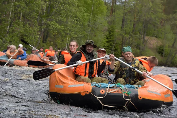 Regione Karelia Russia 2016 Rafting Turistico Gommone Sul Fiume Dalle — Foto Stock