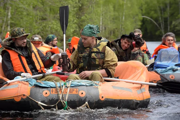 Karelia Region Russia 2016 Karelia Daki Akıntılardan Nehirde Şişme Bir — Stok fotoğraf