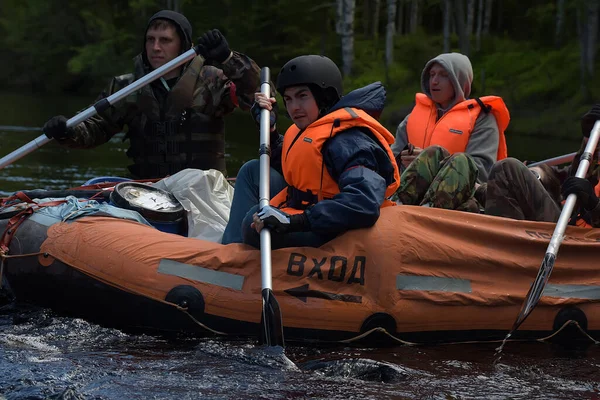 Karelia Region Oroszország 2016 Turista Rafting Egy Felfújható Tutajon Folyón — Stock Fotó