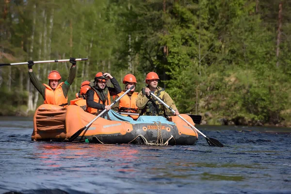 Regione Karelia Russia 2016 Rafting Turistico Gommone Sul Fiume Dalle — Foto Stock