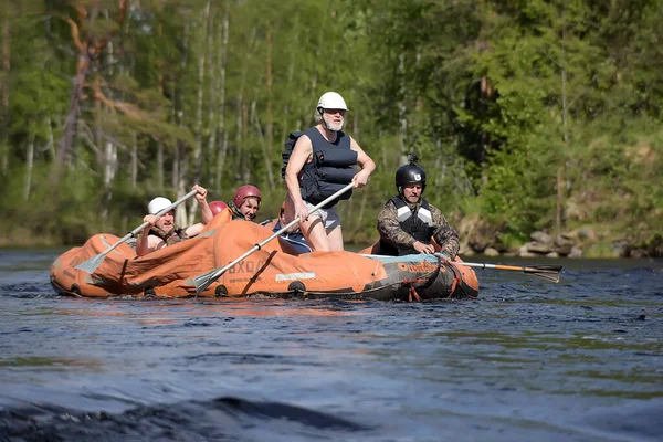 Regione Karelia Russia 2016 Rafting Turistico Gommone Sul Fiume Dalle — Foto Stock