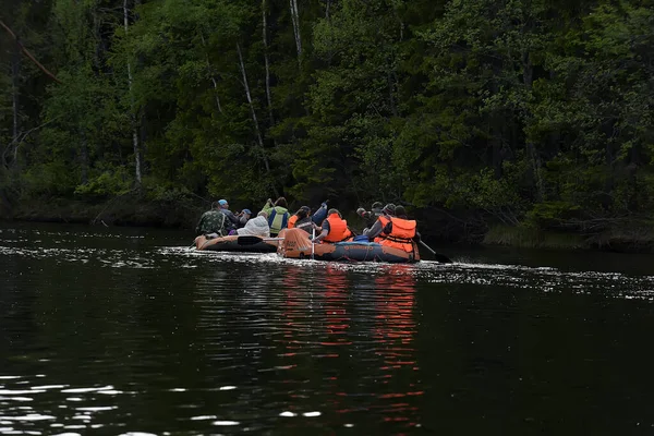 Região Karelia Rússia 2016 Rafting Turístico Uma Balsa Inflável Rio — Fotografia de Stock