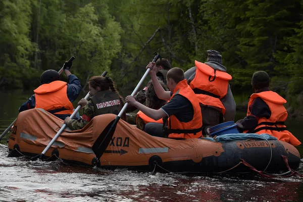 Regione Karelia Russia 2016 Rafting Turistico Gommone Sul Fiume Dalle — Foto Stock