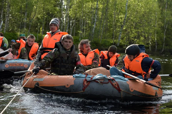Karelia Region Oroszország 2016 Turista Rafting Egy Felfújható Tutajon Folyón — Stock Fotó
