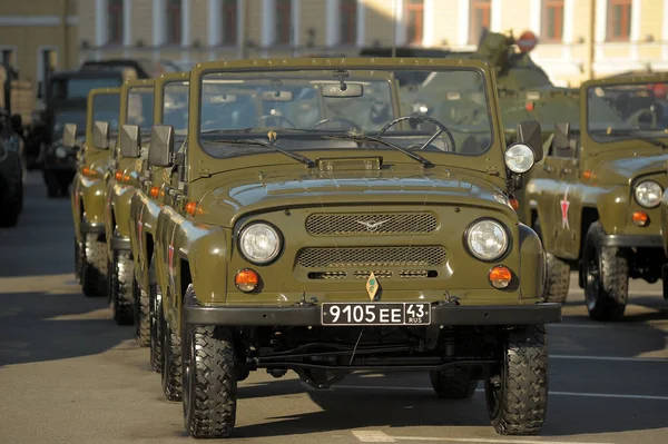 Rusia San Petersburgo 2016 Vehículo Militar Uaz Preparación Para Desfile — Foto de Stock