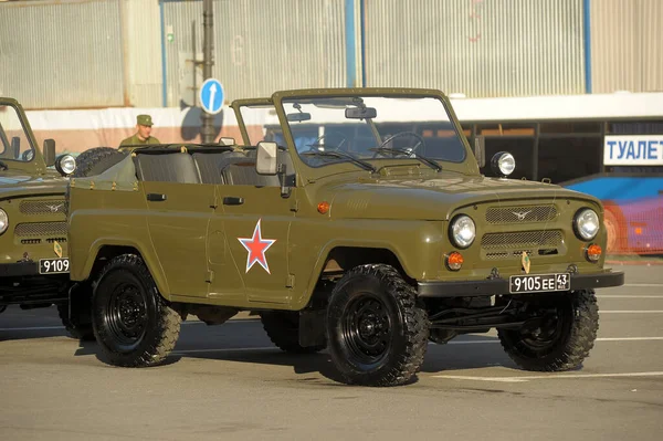 Rusia San Petersburgo 2016 Vehículo Militar Uaz Preparación Para Desfile —  Fotos de Stock