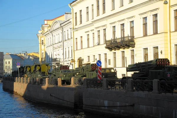 Rosja Sankt Petersburg 2016 Pojazdy Wojskowe Sprzęt Wojskowy Przygotowaniu Parady — Zdjęcie stockowe